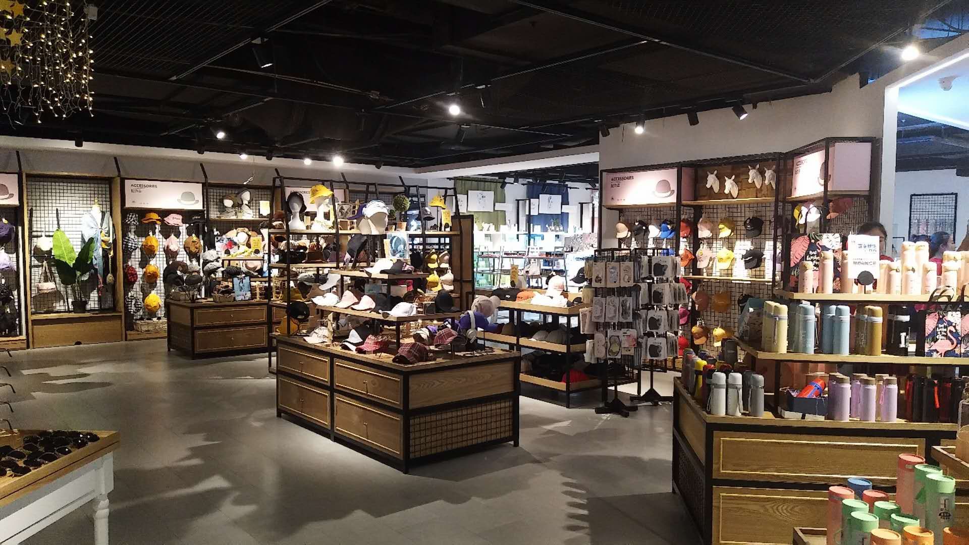 凡人優品綜合店展柜設計裝修(圖3) 凡人優品綜合店展柜設計裝修(圖3)