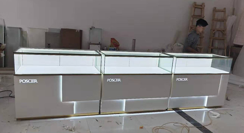 天王表展柜設(shè)計(jì)裝修方案(圖3) 天王表展柜設(shè)計(jì)裝修方案(圖3)