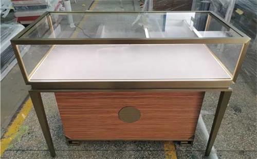 如何衡量珠寶展示柜造型設計美觀與否，規格是否匹配(圖1)