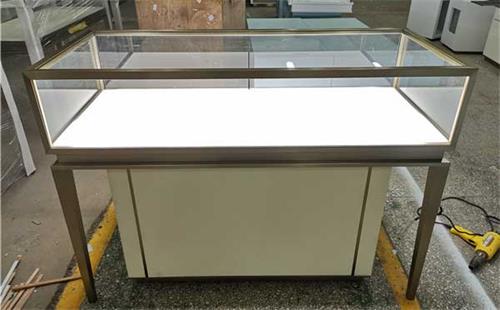 如何衡量珠寶展示柜造型設計美觀與否，規格是否匹配(圖3)